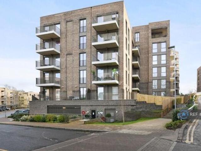 Flat for rent in Cat Hill