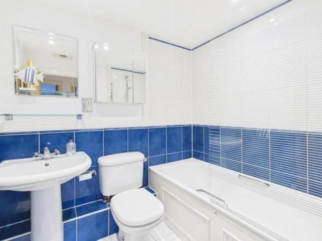 Flat for rent in Cat Hill