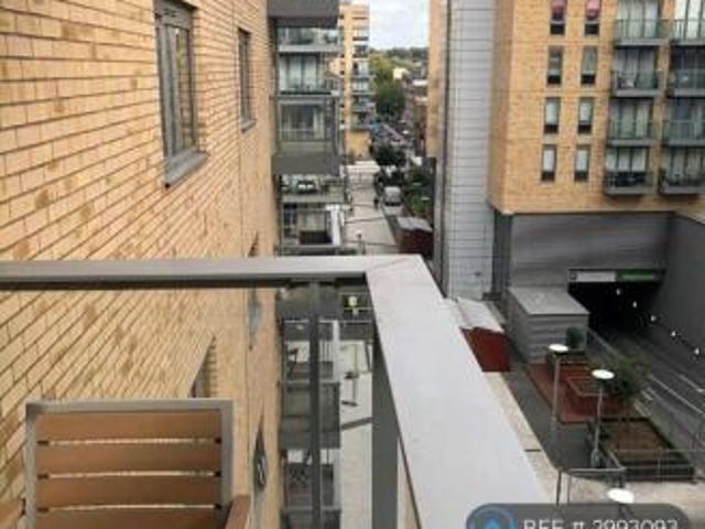 Flat for rent in Cat Hill