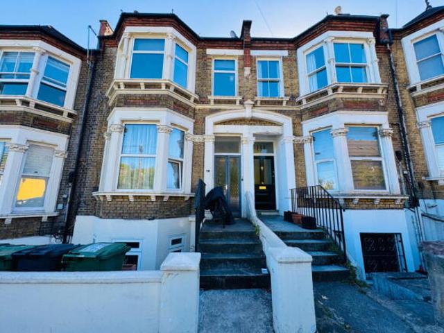 Flat for rent in Cat Hill