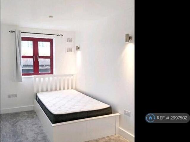 Flat for rent in Cat Hill