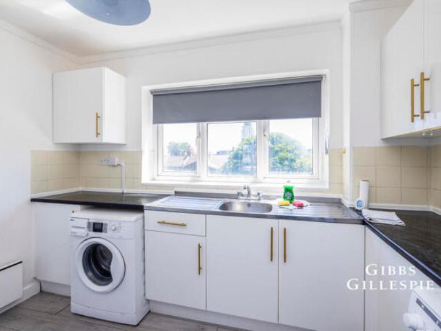 Flat for rent in Cat Hill