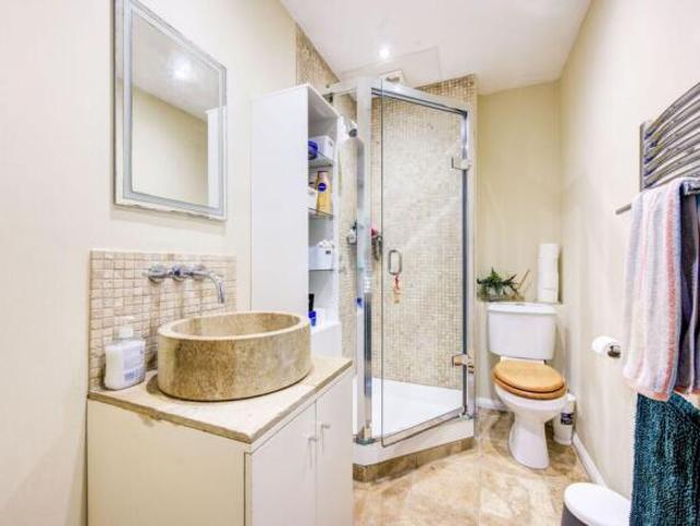 Flat for rent in Cat Hill