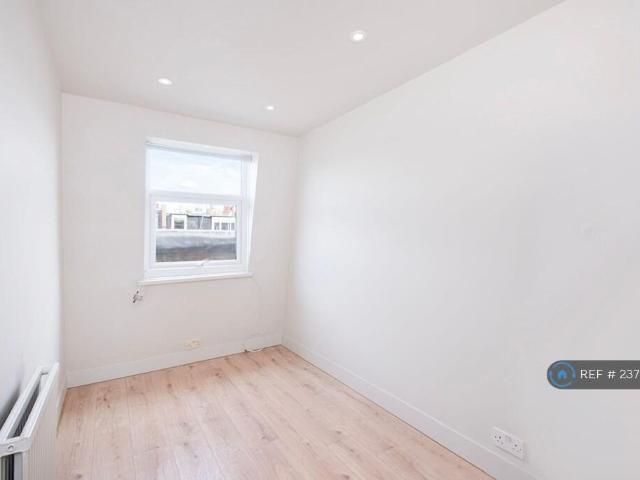 Flat for rent in Cat Hill, Isle Of Man