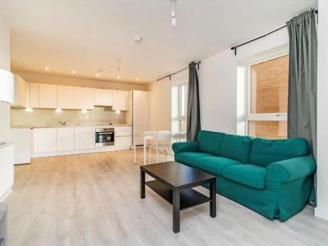 Flat for rent in Acton, Greater London