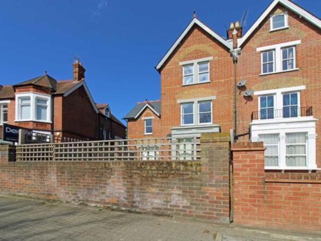 Flat for rent in Acton, Greater London