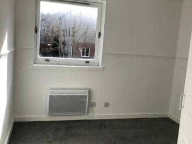 Flat for rent in Gartloch, Scotland