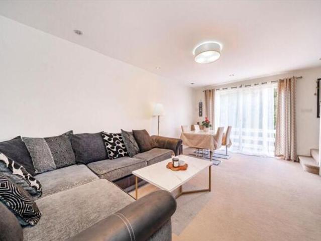 Flat for rent in Ealing, Greater London