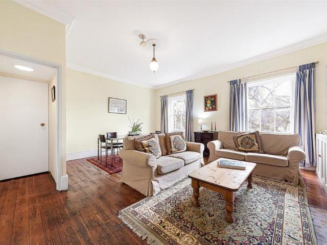 Flat for rent in Westminster