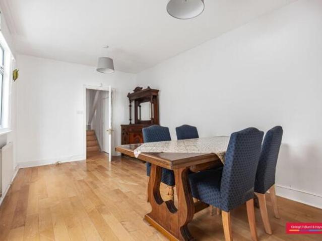 Flat for rent in Cat Hill