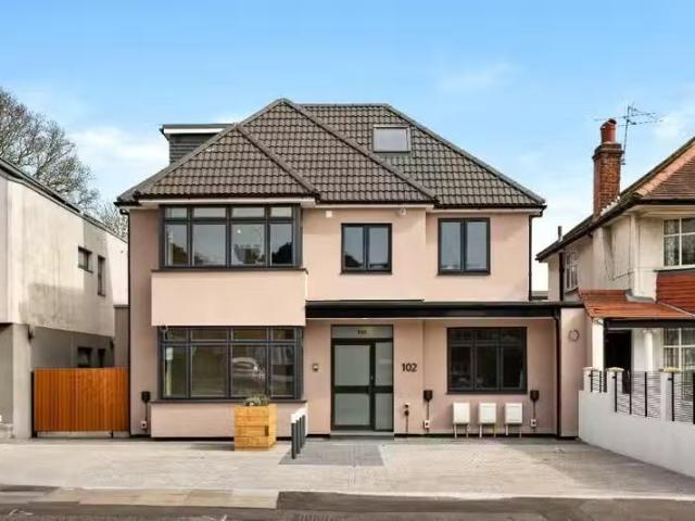 House for rent in Burnt Oak, Greater London