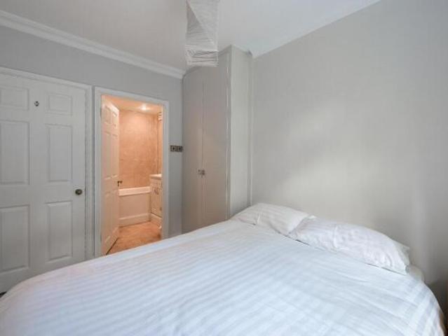 Flat for rent in Cat Hill