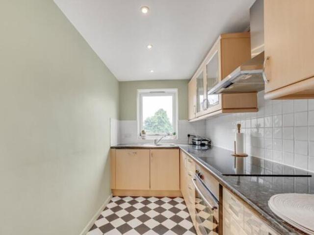 Flat for rent in Cat Hill