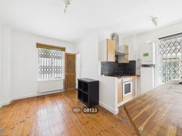 Flat for rent in Cat Hill