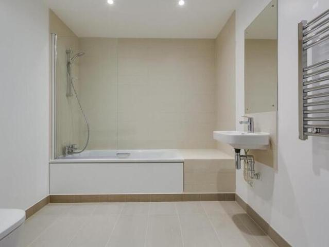Flat for rent in Cat Hill