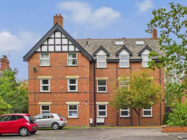 Flat for rent in Golden Valley, Gloucestershire