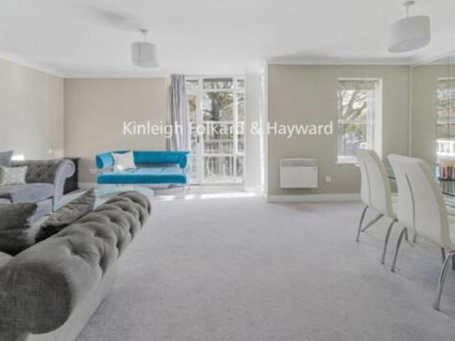 Flat for rent in Cat Hill, England