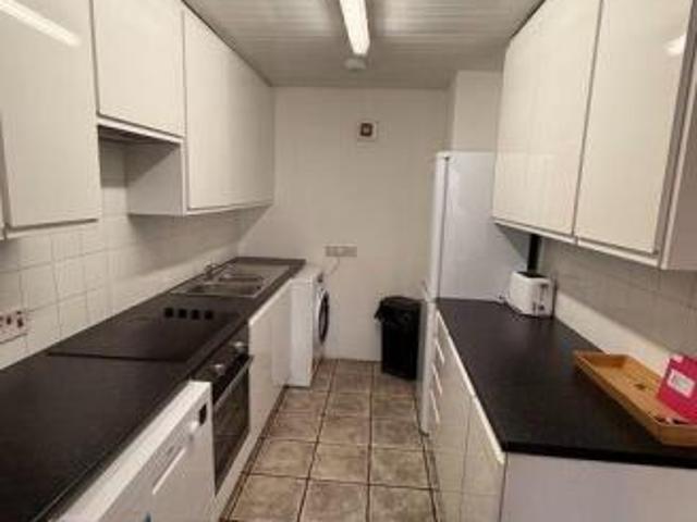 Flat for rent in Cat Hill