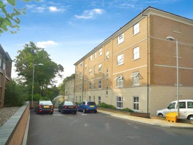 Flat for rent in Navestock Side