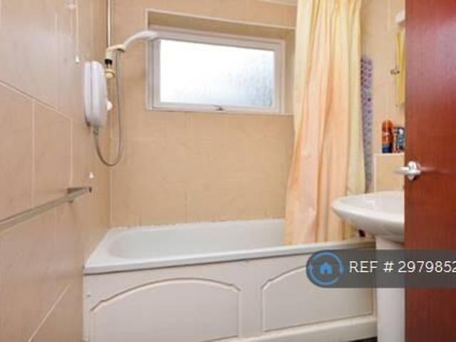 Flat for rent in Cat Hill