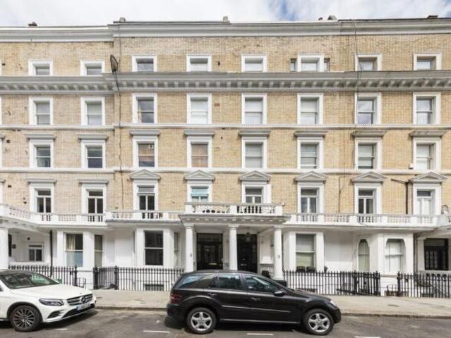 Flat for rent in South Kensington, Greater London