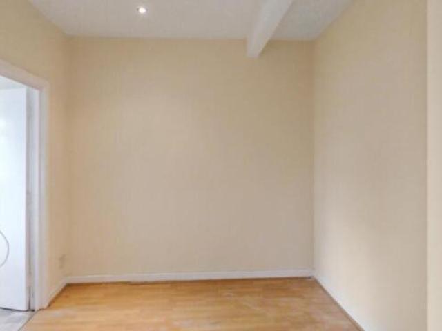 Flat for rent in Ely, Cardiff