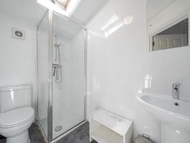Flat for rent in Cat Hill