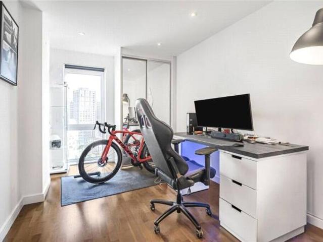 Flat for rent in Cat Hill