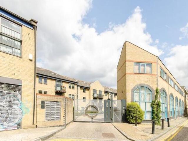 Flat for rent in London Borough of Hackney, Greater London