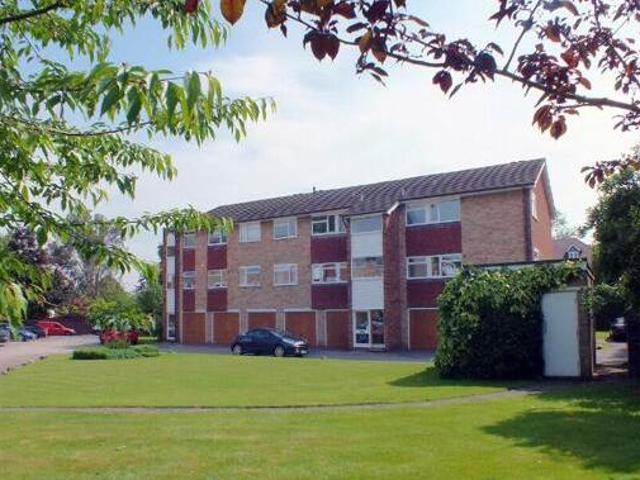 House for rent in Lower Green Esher, Blackhills