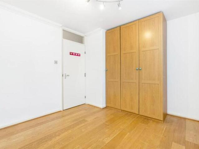 Flat for rent in Barnes, Greater London