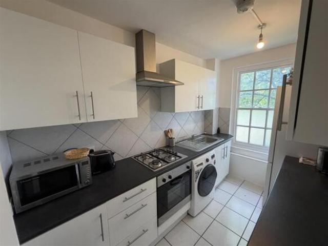 Flat for rent in Eton