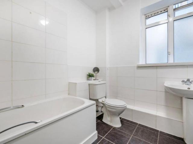 Flat for rent in Cat Hill