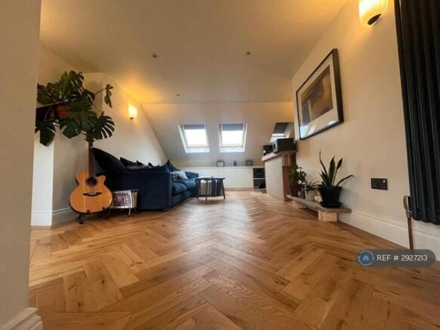 Flat for rent in Cat Hill