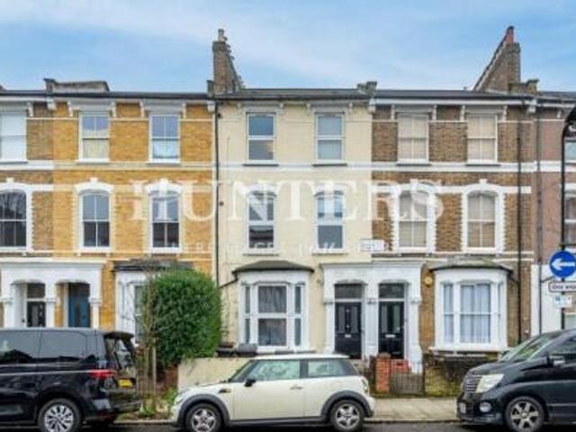 Flat for rent in Cat Hill