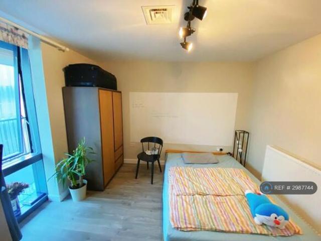 Flat for rent in Cat Hill