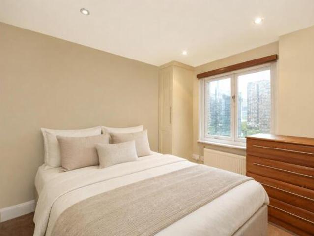 Flat for rent in Cat Hill