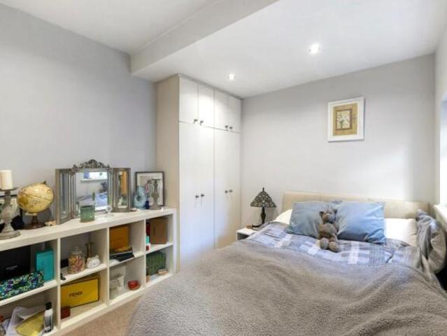 Flat for rent in Cat Hill
