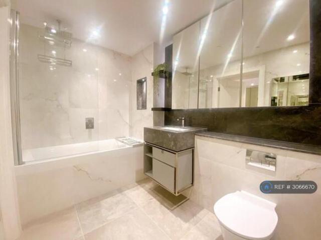 Flat for rent in Cat Hill, England