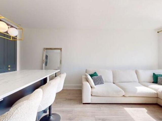 Flat for rent in Cardiff Bay, Falcon Lodge