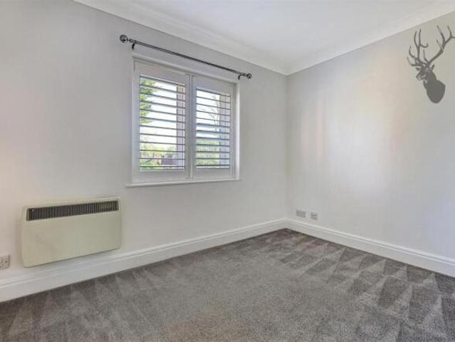 Flat for rent in Cat Hill