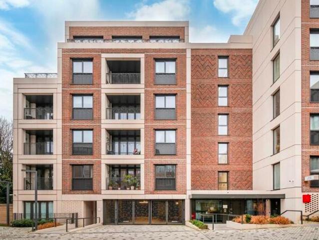 Flat for rent in Cat Hill