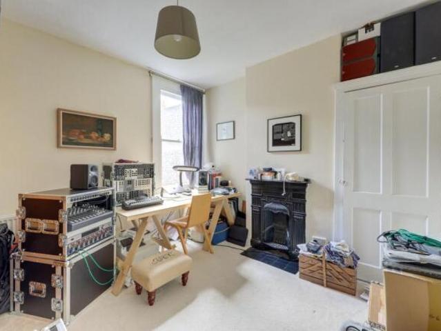 Flat for rent in Cat Hill