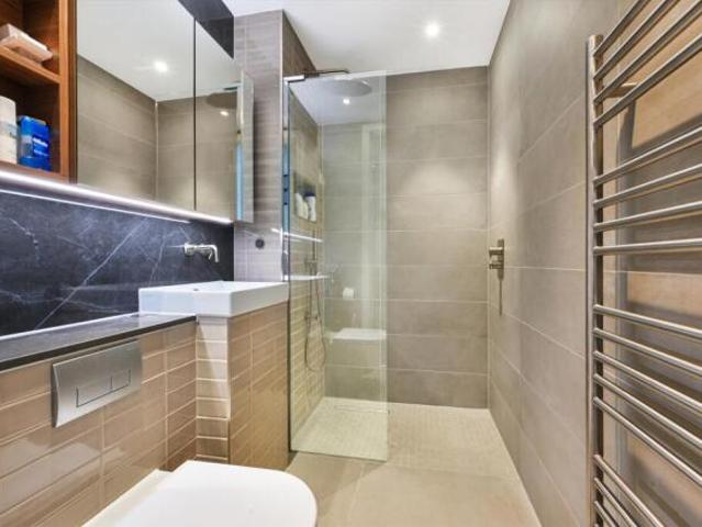 Flat for rent in Cat Hill