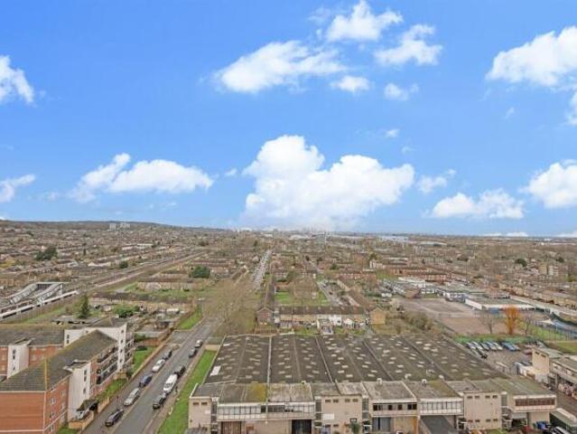 Flat for rent in Cat Hill