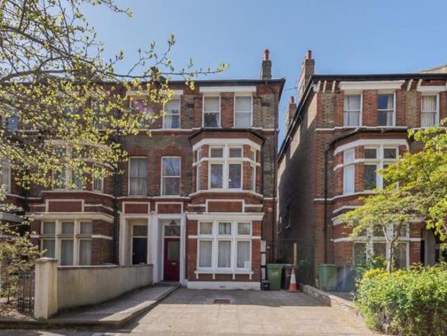 Flat for rent in Cat Hill