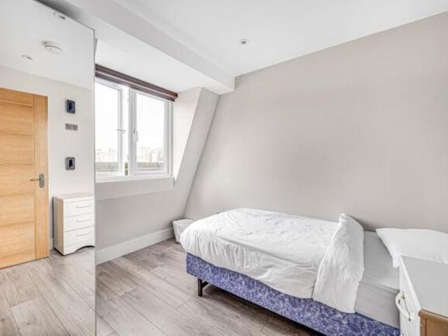 Flat for rent in Cat Hill
