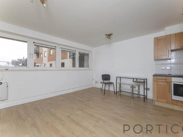 Flat for rent in Cat Hill