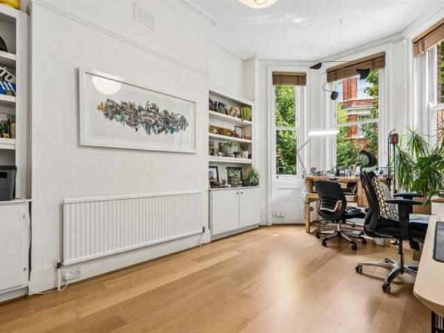 Flat for rent in Cat Hill