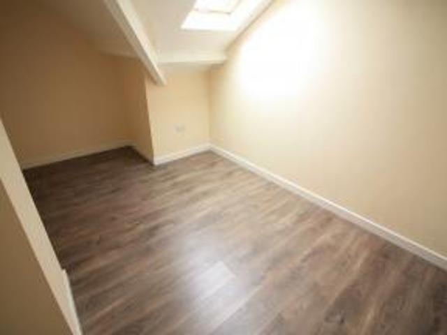 Flat for rent in Harehills, Leeds